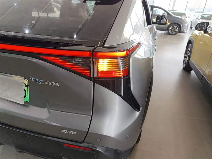 Toyota bZ4X 2022 2022款 四驱高性能Premium版