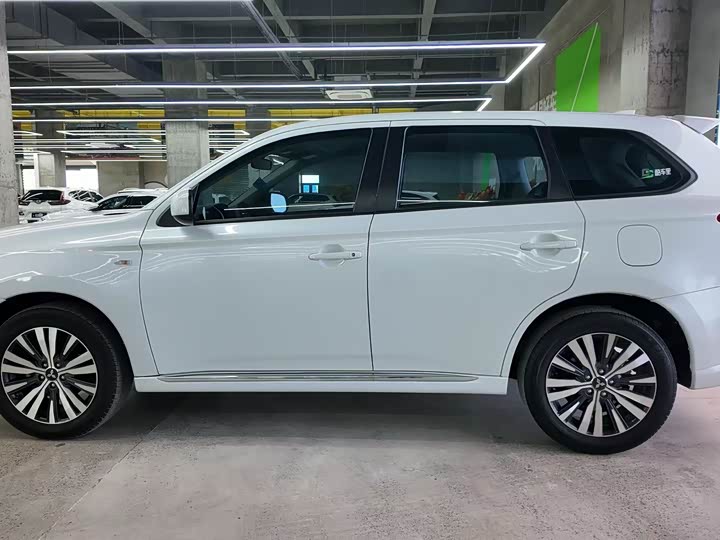 Mitsubishi Outlander 2021 2021款 改款 2.0L 两驱畅行版 5座