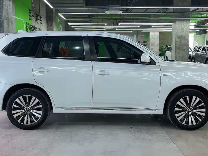 Mitsubishi Outlander 2021 2021款 改款 2.0L 两驱畅行版 5座