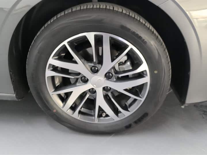 Geely Emgrand 2025 2025款 第4代 1.5L CVT龙腾版