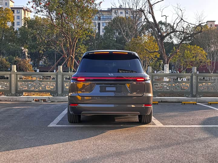 2025 LiXiang L9