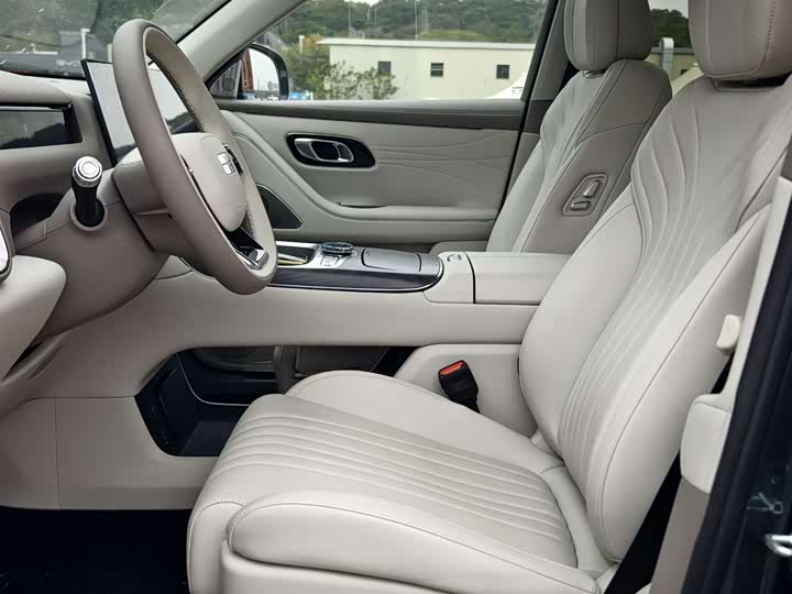 Geely Galaxy M9 2025 2025款 230km 两驱探索版