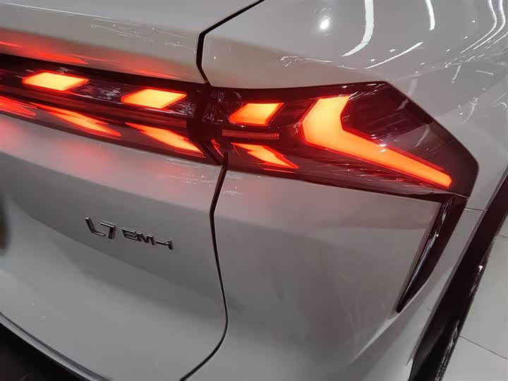 Geely Galaxy L7 2025 2025款 EM-i 115km 探索+版