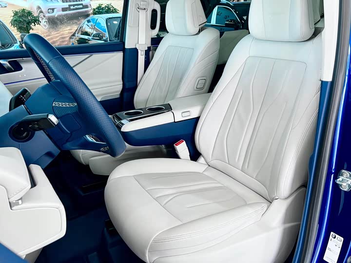 Buick GL8 Hybrid 2024 2024款 陆尊 奢享版 6座