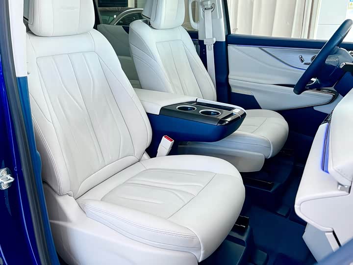 Buick GL8 Hybrid 2024 2024款 陆尊 奢享版 6座