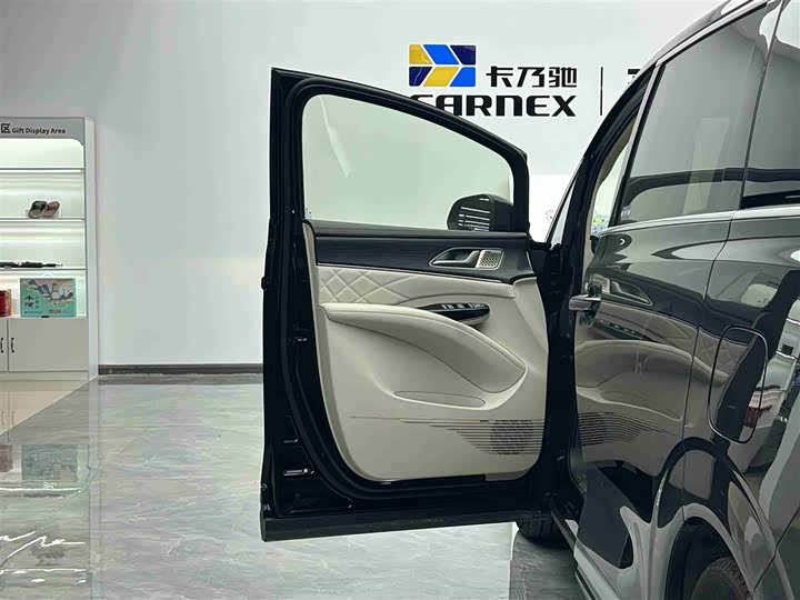 Denza D9 2025 2025款 DM-i 智驾版 1020 四驱旗舰型