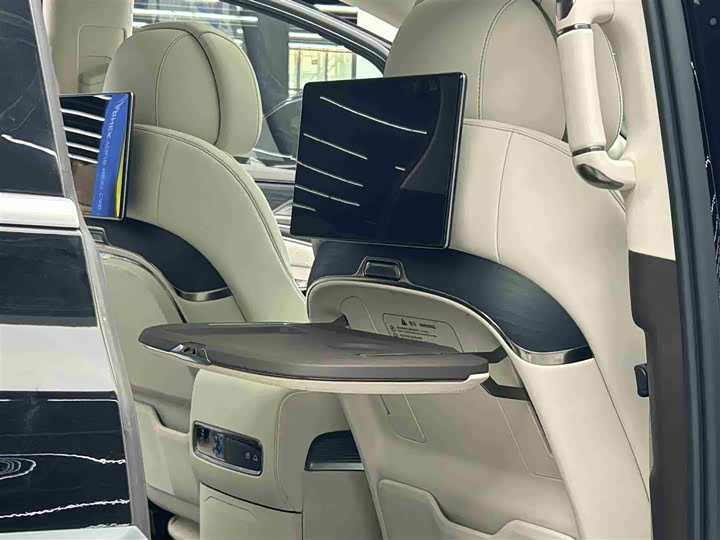 Denza D9 2025 2025款 DM-i 智驾版 1020 四驱旗舰型