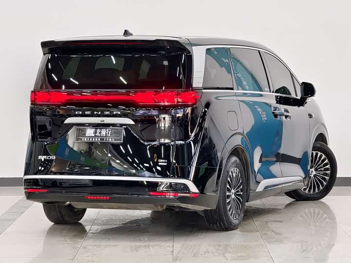 Denza D9 2025 2025款 DM-i 智驾版 1100 豪华型