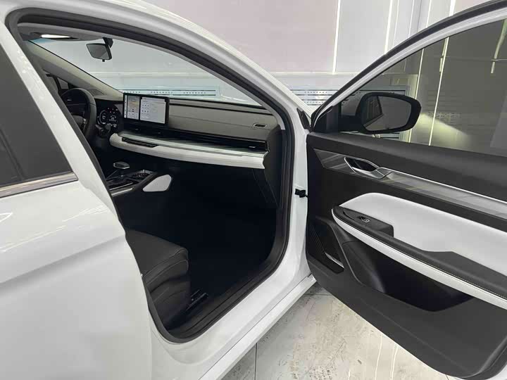 Geely Emgrand L 2022 2022款 1.4T CVT旗舰型