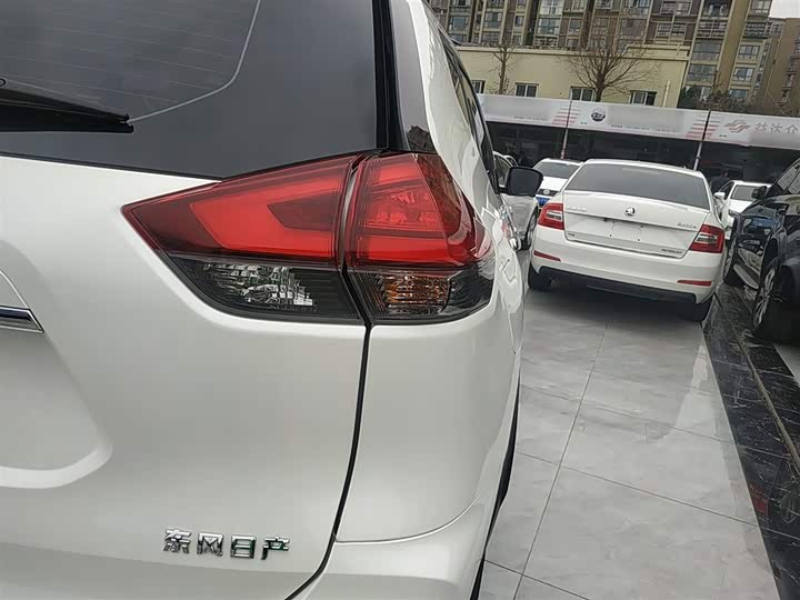 Nissan X-Trail 2023 2023款 经典 2.0L 两驱智联臻享版