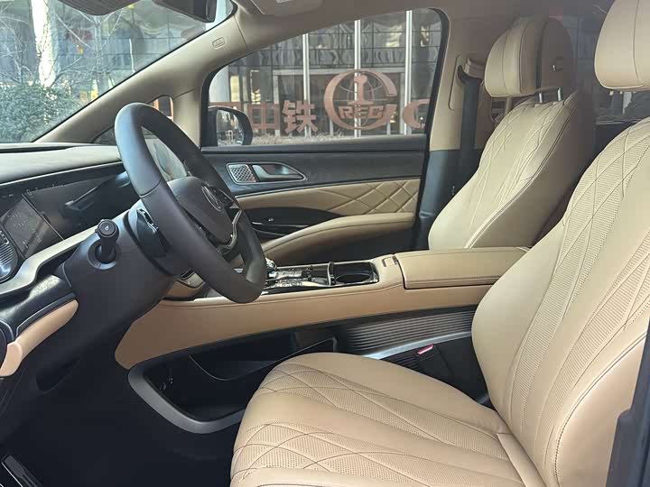 Denza D9 2025 2025款 DM-i 智驾版 1020 四驱尊荣型