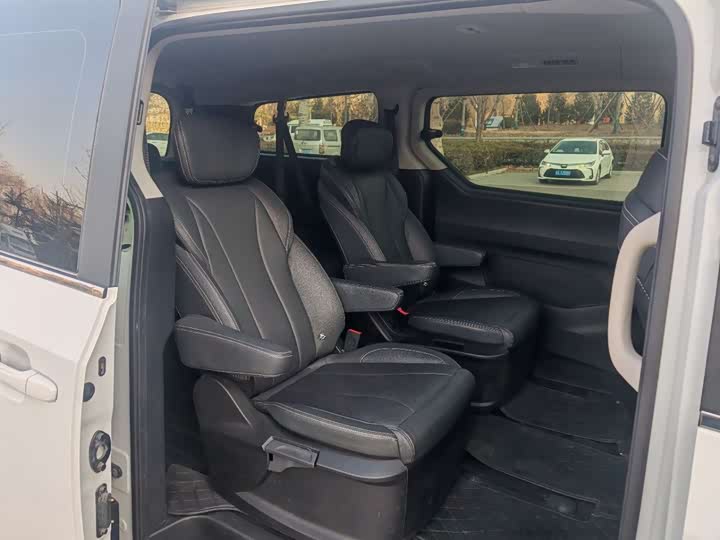 Maxus G20 2023 2023款 ES 2.0T 汽油自动超值旅行版