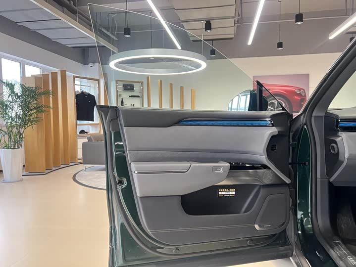 Zeekr 7X 2025 2025款 100kWh 长续航后驱智驾版