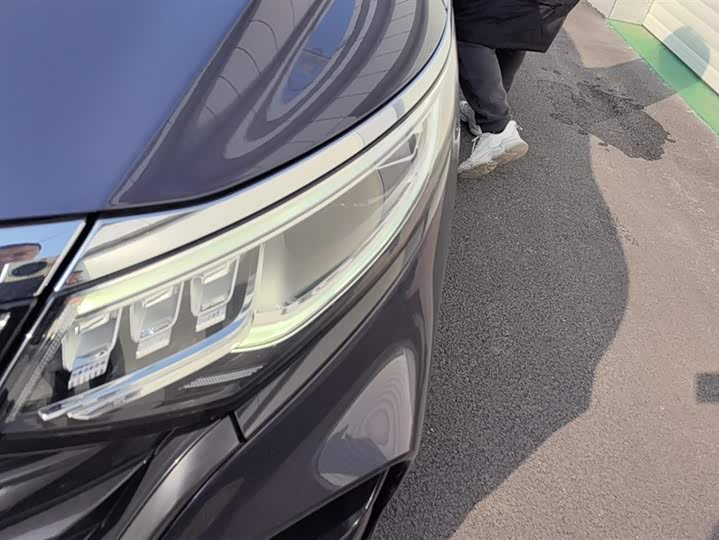 Roewe iMax 8 2022 2022款 400TGI 尊荣版