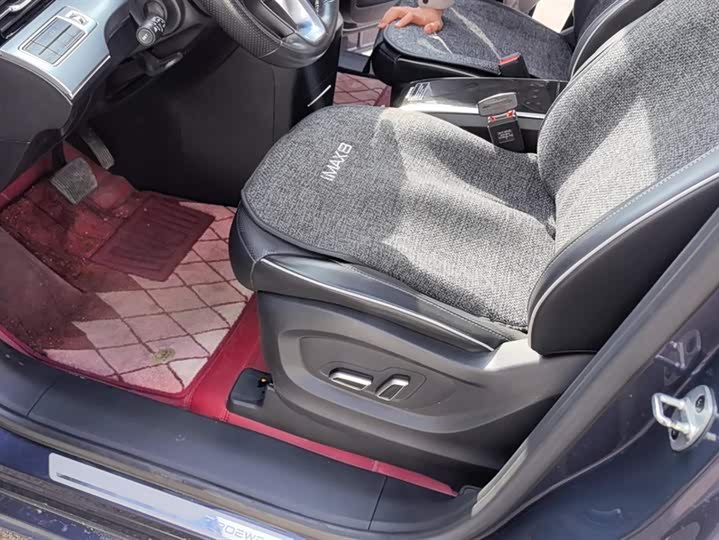 Roewe iMax 8 2022 2022款 400TGI 尊荣版