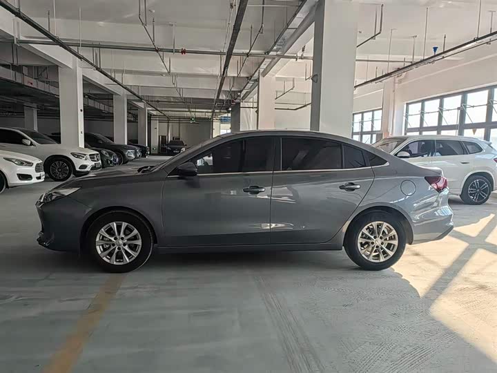 Roewe i5 2023 2023款 1.5L CVT豪华版