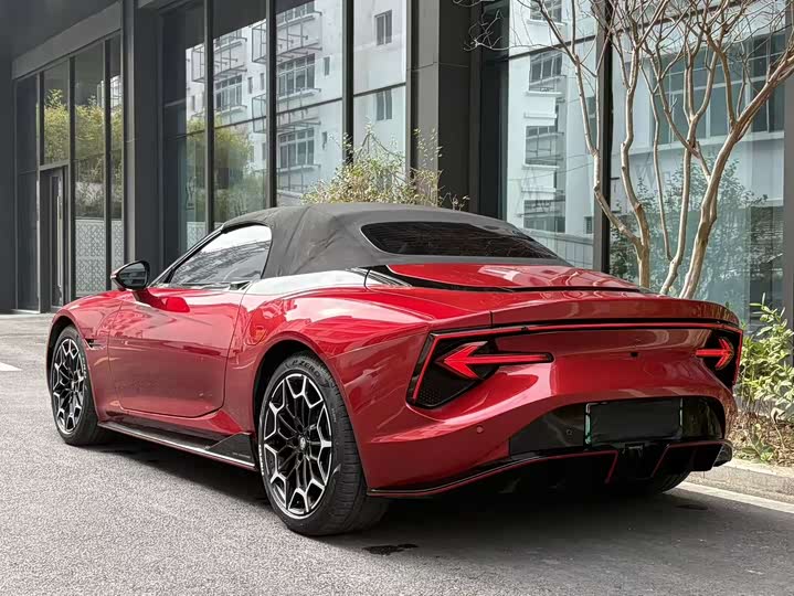 MG Motor Cyberster 2024 2024款 501km 魅力心动版