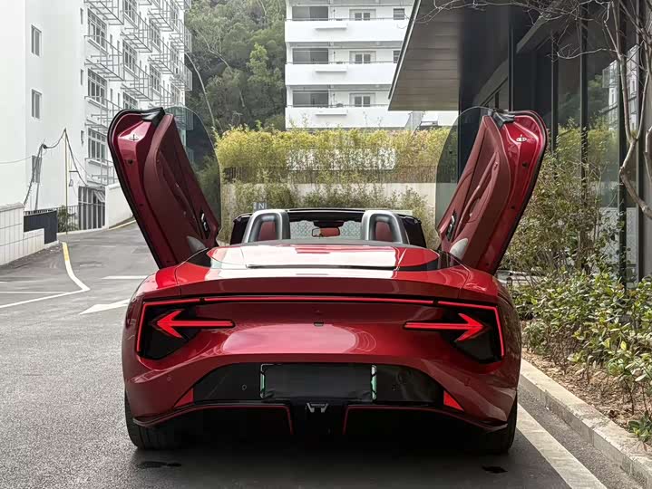 MG Motor Cyberster 2024 2024款 501km 魅力心动版