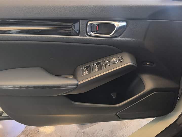 Honda Civic 2023 2023款 2.0L e:HEV 锐力版