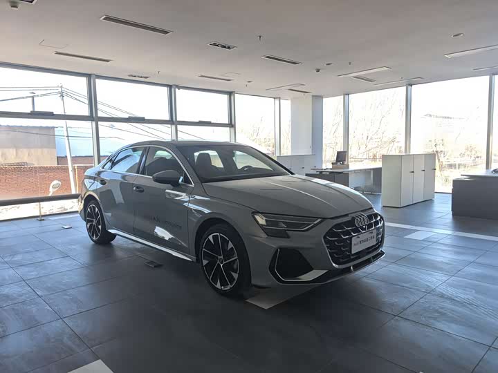 Audi A3 2025 2025款 A3L Limousine 35TFSI 飞驰尊享型