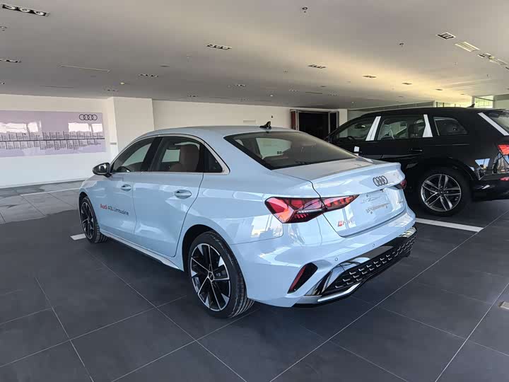 Audi A3 2025 2025款 A3L Limousine 35TFSI 飞驰尊享型