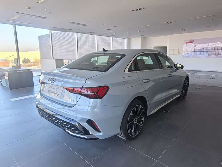 Audi A3 2025 2025款 A3L Limousine 35TFSI 飞驰尊享型