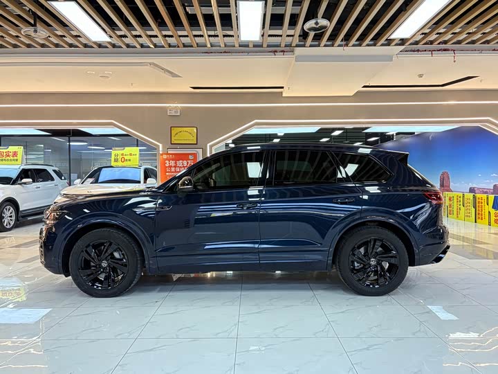 Volkswagen Touareg 2023 2023款 3.0TSI 锐享版 曜黑运动套装