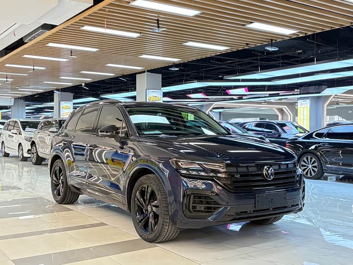 Volkswagen Touareg 2023 2023款 3.0TSI 锐享版 曜黑运动套装