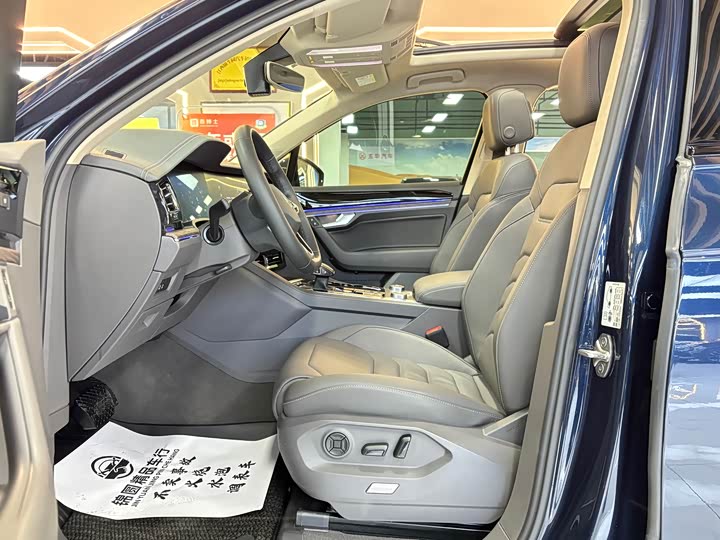 Volkswagen Touareg 2023 2023款 3.0TSI 锐享版 曜黑运动套装