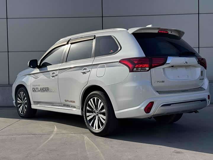 Mitsubishi Outlander 2021 2021款 改款 2.0L 两驱畅享版 5座