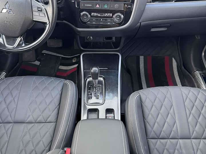 Mitsubishi Outlander 2021 2021款 改款 2.0L 两驱畅享版 5座
