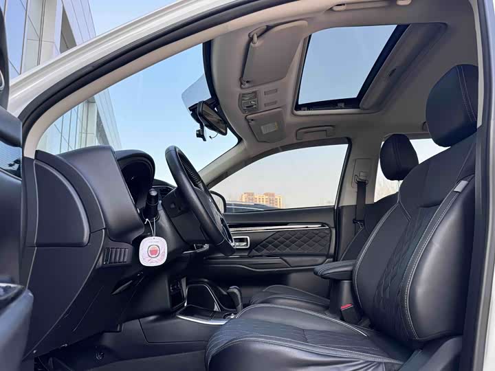 Mitsubishi Outlander 2021 2021款 改款 2.0L 两驱畅享版 5座