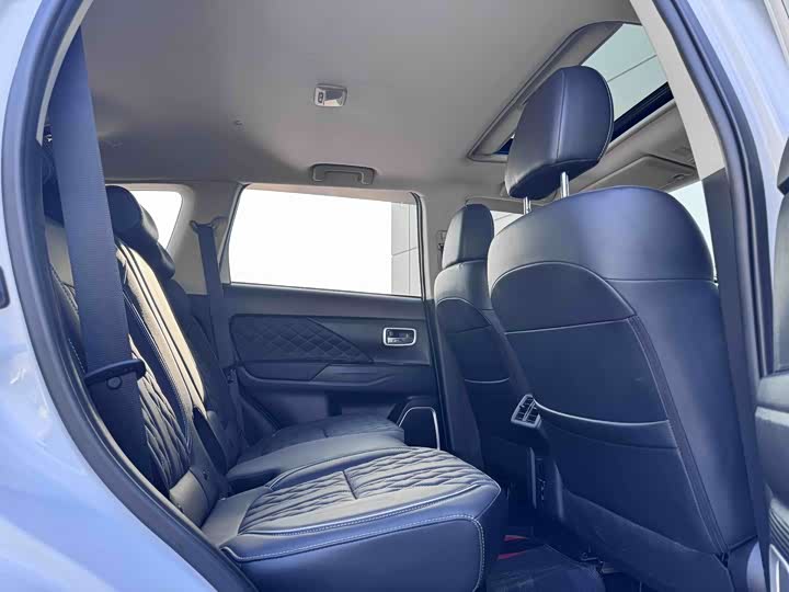 Mitsubishi Outlander 2021 2021款 改款 2.0L 两驱畅享版 5座