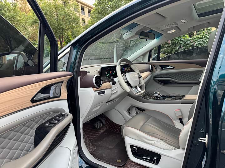 Dongfeng Forthing Yacht 2022 2022款 1.5T DCT逐浪版