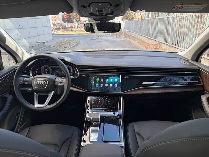 Audi Q7 2025 2025款 55 TFSI quattro S line冰雪运动版