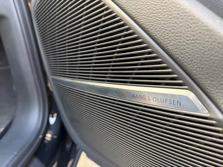 Audi Q7 2025 2025款 55 TFSI quattro S line冰雪运动版