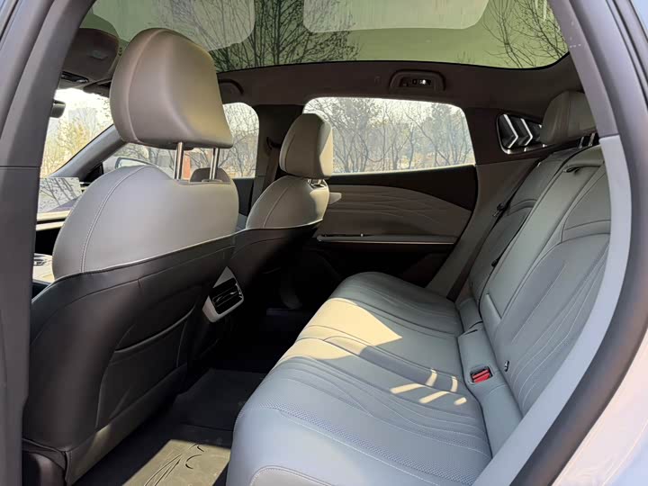 Geely Galaxy E8 2024 2024款 550km 后驱MAX