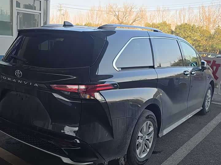 2026 Toyota Granvia