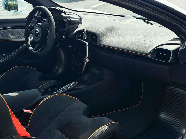 McLaren Artura 2023 2023款 3.0T Hybrid 标准型