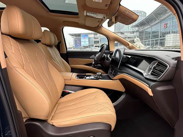 Denza D9 2025 2025款 DM-i 智驾版 1020 四驱旗舰型