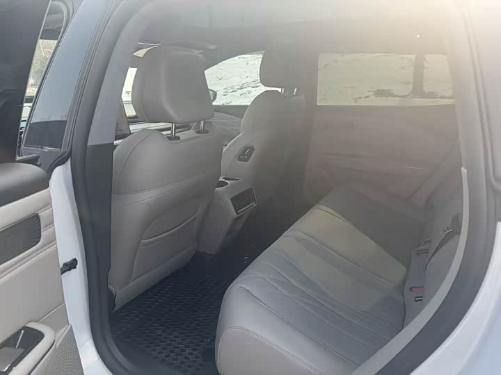 Geely Galaxy Starshine 8 EM-i 2025 2025款 130km EM-i 尊贵版