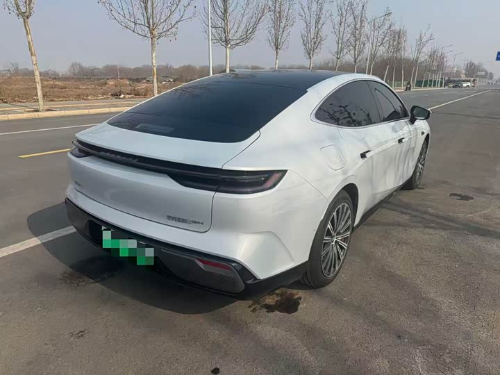 Geely Galaxy Starshine 8 EM-i 2025 2025款 130km EM-i 尊贵版