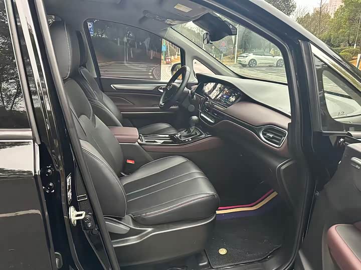 GAC Trumpchi M6 2023 2023款 PRO 270T DCT豪华版