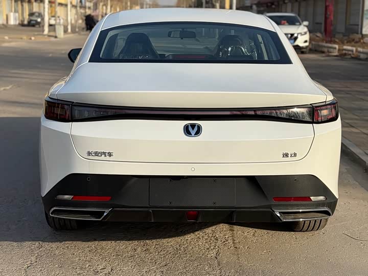 Changan Eado Plus 2025 2025款 蓝鲸 1.5T 500Bar尊贵型