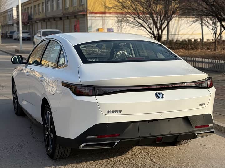 Changan Eado Plus 2025 2025款 蓝鲸 1.5T 500Bar尊贵型