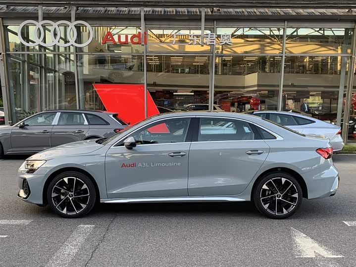 Audi A3 2025 2025款 A3L Limousine 35TFSI 飞驰尊享型