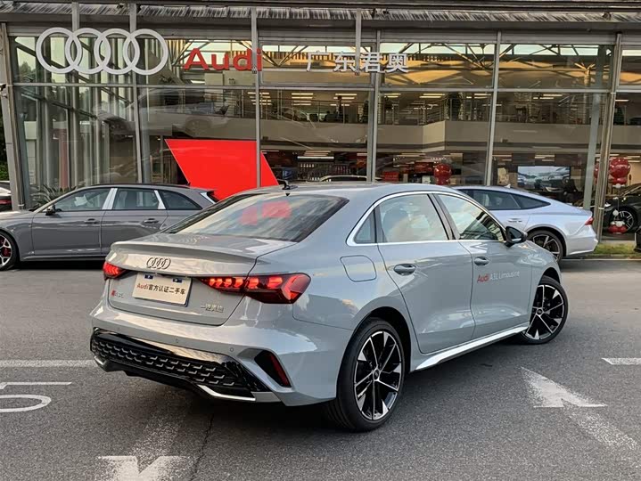 Audi A3 2025 2025款 A3L Limousine 35TFSI 飞驰尊享型