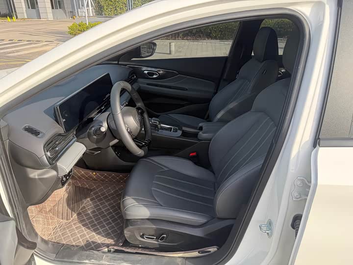 GAC Trumpchi Empow R 2024 2024款 270T DCT 影豹R-Style版