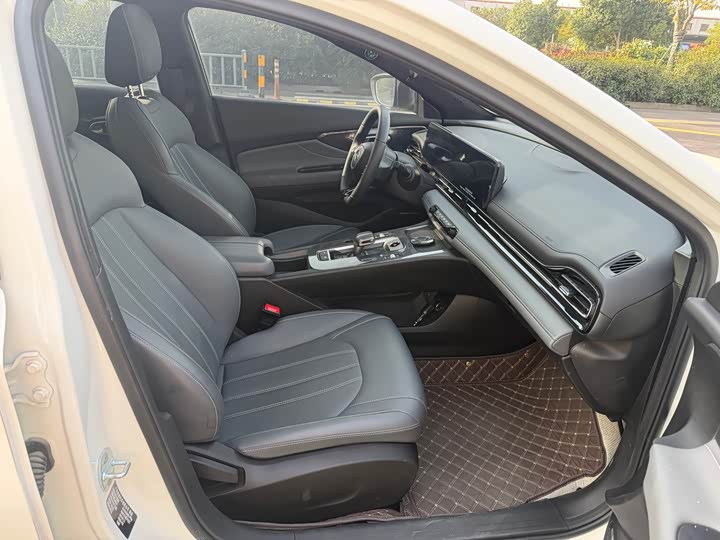 GAC Trumpchi Empow R 2024 2024款 270T DCT 影豹R-Style版