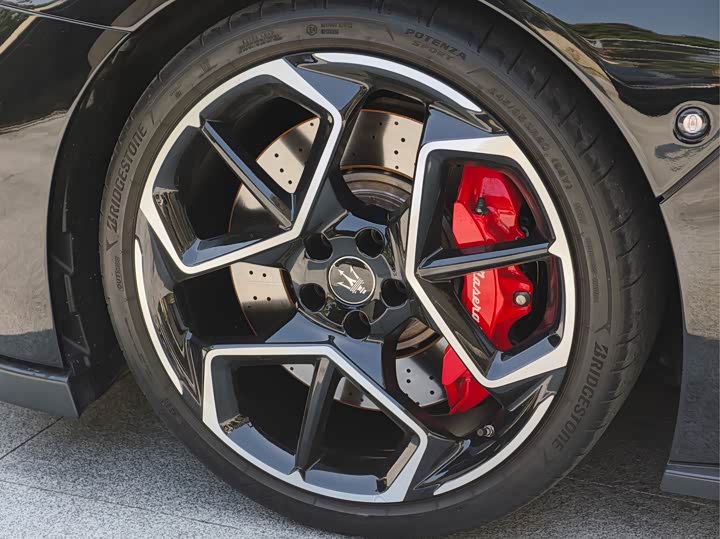 Maserati MC20 2023 2023款 3.0T 标准版